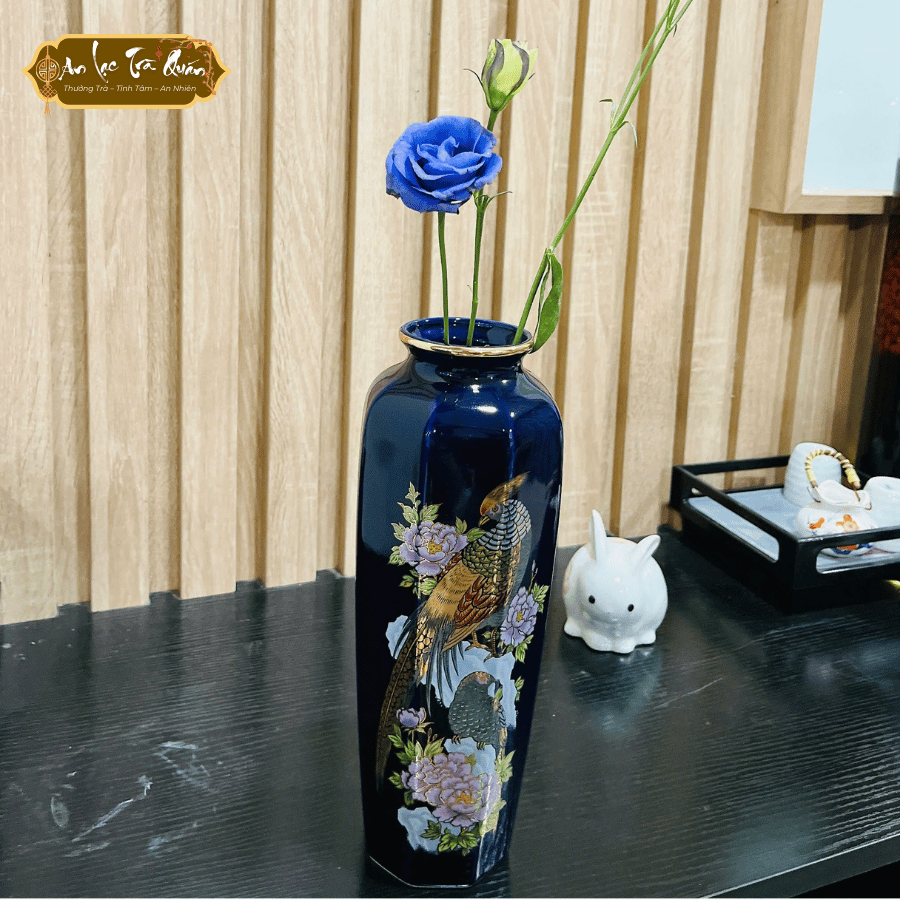 Bình Thiên Hoa Vũ