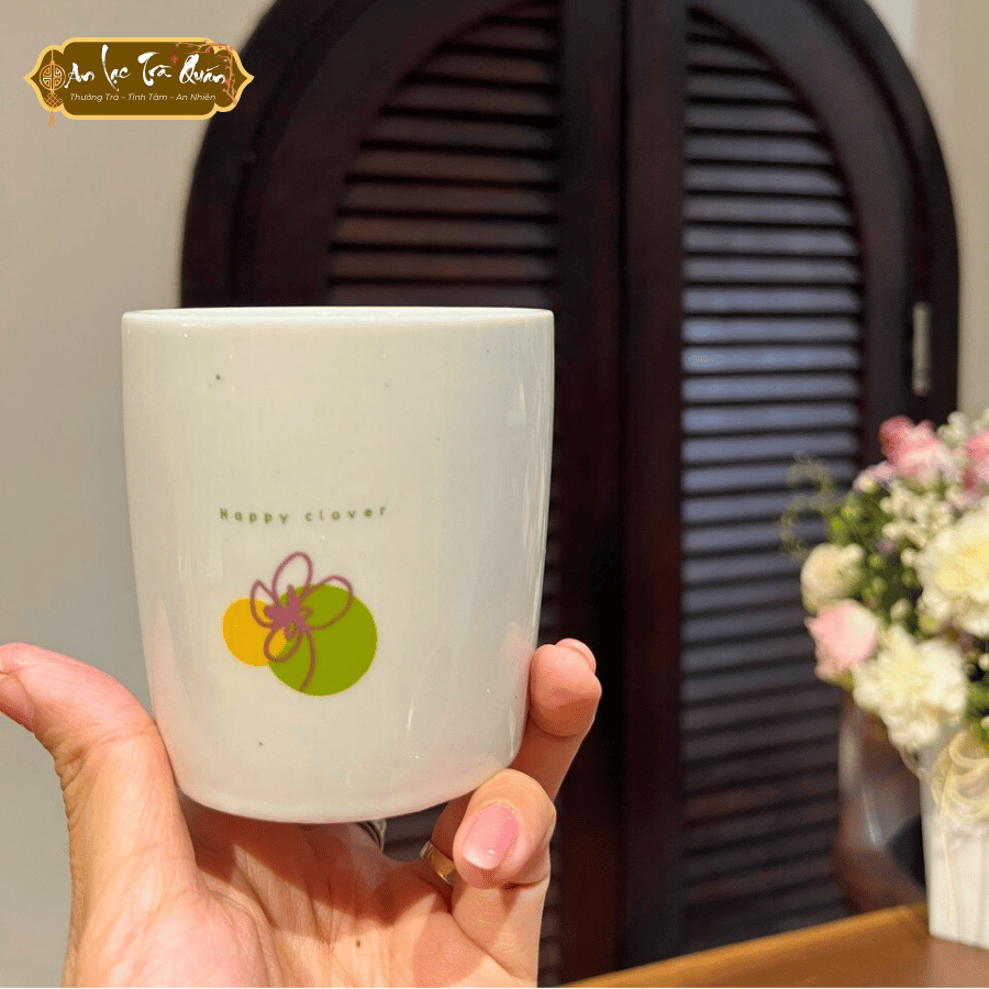 Ly Gốm Cỏ Ba Lá May Mắn